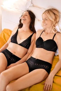 Amoena Slip Pia 9 Amoena Slip Pia -Bademode Verkaufsgeschäft Amoena Panty Pia 44841 schwarz sand 03 1280x1280